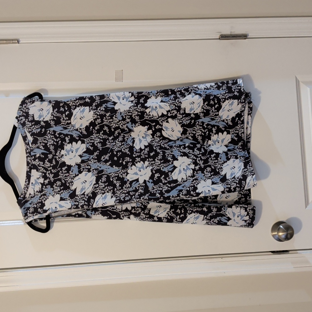 Fantaslook Women's Floral Sleeveless V-Neck Top Size XL - Picture 2 of 5